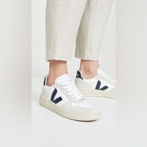 Veja Women's V-10 B Mesh Sneakers